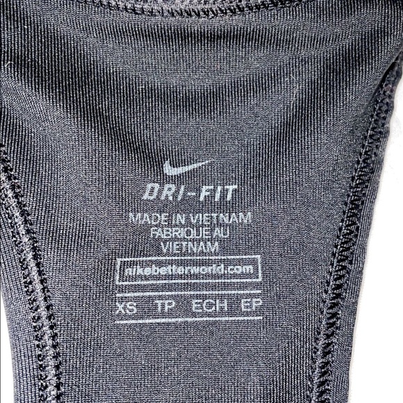 Nike sports bra - Picture 2 of 3